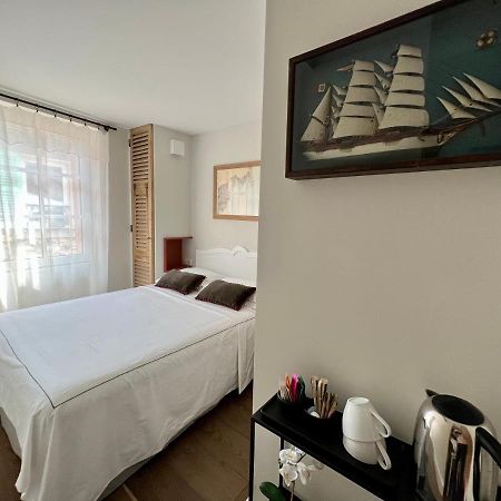 앙티브 Les Petits Volets 2 B&B 외부 사진