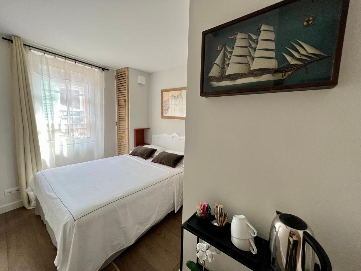 앙티브 Les Petits Volets 2 B&B 외부 사진